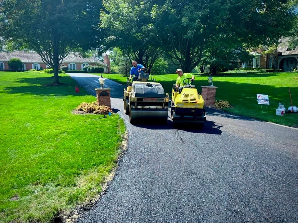 contractors paving asphalt driveway Grayslake